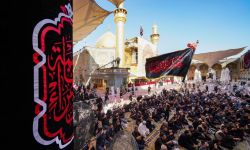 مجموعة كبيرة من منتسبي وزوار العتبة العلوية المقدّسة يُحيون ذكرى شهادة الصدّيقة فاطمة الزهراء "عليها السلام" من داخل مرقد أمير المؤمنين.